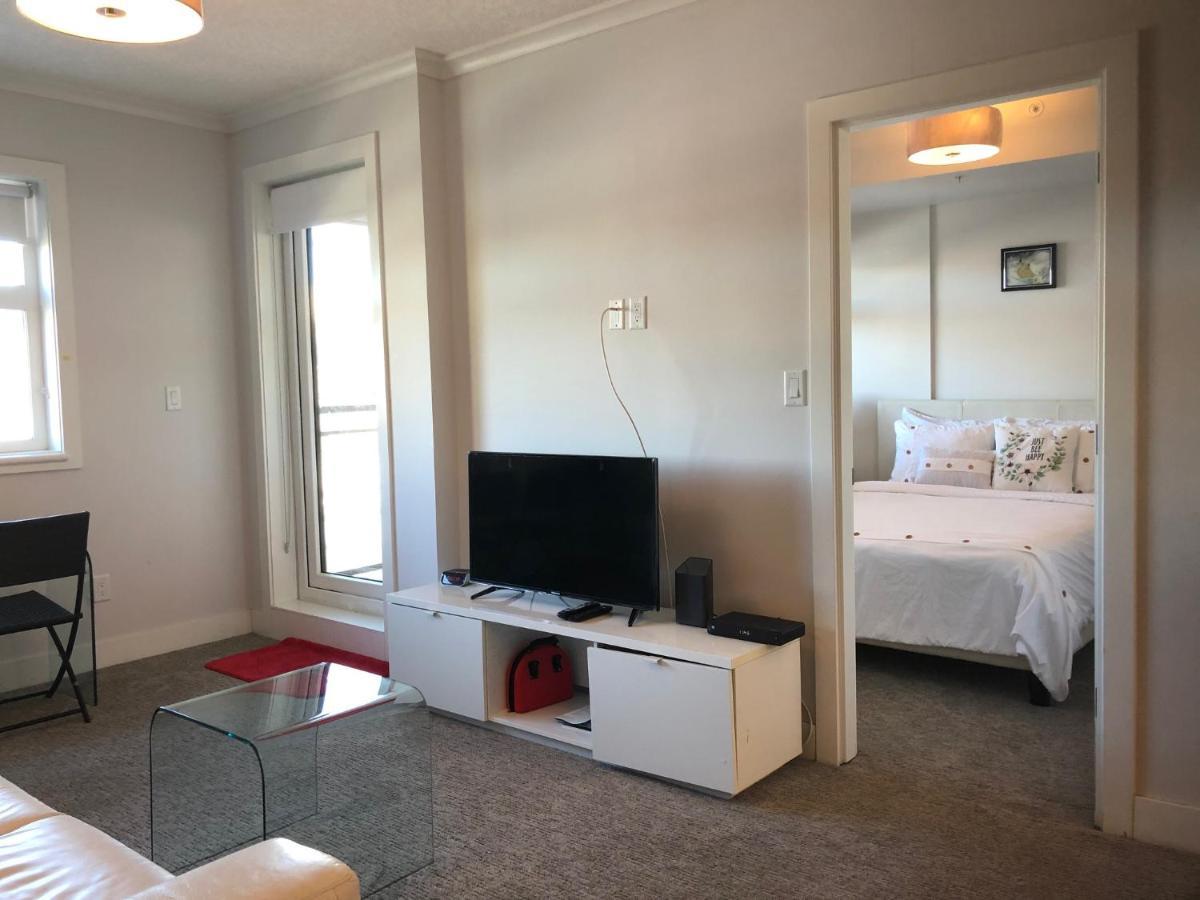 Amicable, Cozy, High Speed Internet, Sleeps 2 Riverview Downtown Apartment 卡加利 外观 照片